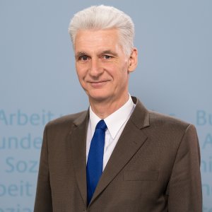 Dr. Rolf Schmachtenberg